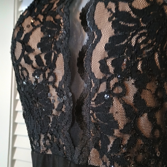 Morgan & Co Elegant Black Lace with Black Accent Sequins Halter Dress Size  5J